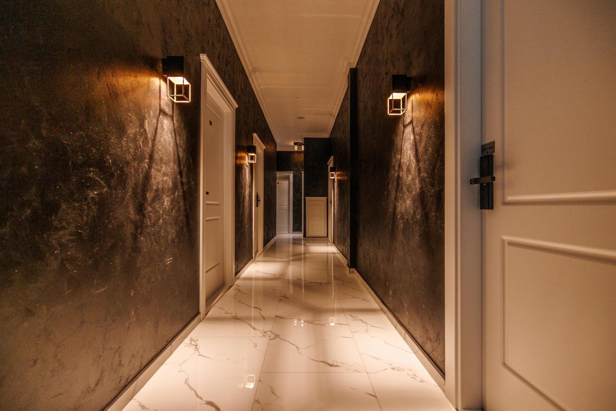 White Unique Apart Nikšić エクステリア 写真